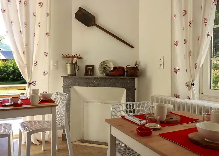 فندق مبيت وإفطار Le Domaine Des 3 Marmottes D' Hotes Cierp